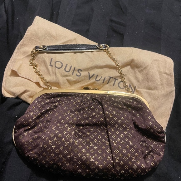 Authentic Limited edition LV Aumoniere - Picture 2 of 3